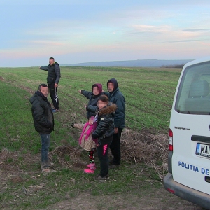 Şase migranţi irakieni şi patru căluze bulgare, depistaţi de poliţiştii de frontieră constănţeni