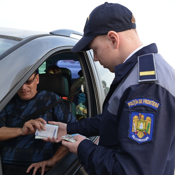 Numărul poliţiştilor din punctele de frontieră, suplimentat pentru perioada minivacanţei de 1 Decembrie