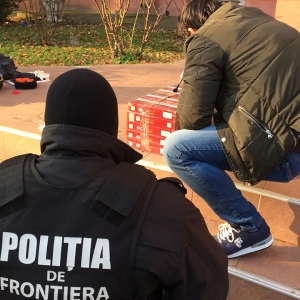 Peste 12.500 de pachete cu ţigări de contrabandă confiscate de poliţistii de frontieră mehedinţeni în urma unor percheziţii desfăşurate pe raza judeţelor Mehedinţi şi Dolj