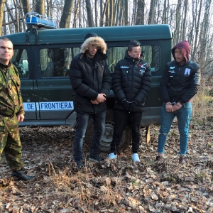 Trei cetăţeni din Tunisia depistaţi la frontieră cu Serbia, în timp ce încercau să intre ilegal în ţară