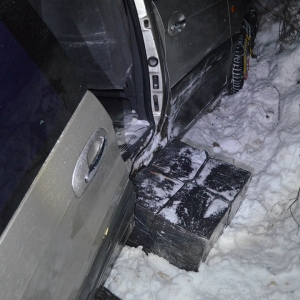 Țigări în valoare de 196.000 lei, confiscate de polițiștii de frontieră