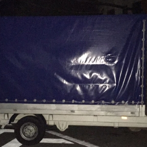 Șase migranți ascunşi într-o camionetă,  opriţi la frontiera cu Ungaria