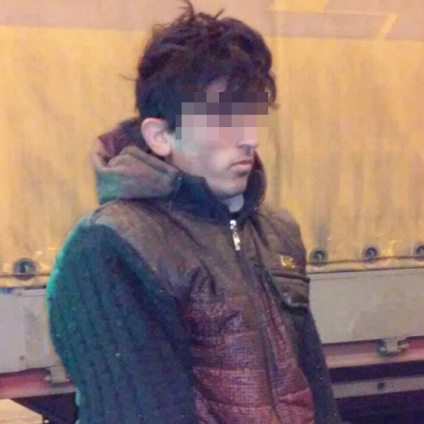 Cetățean afgan ascuns pe suportul roţilor de rezervă al unui autocamion, depistat la P.T.F. Calafat
