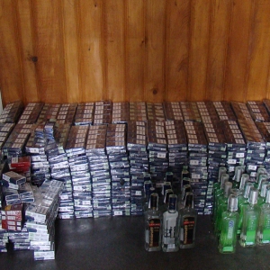 Grup infracţional specializat în contrabandă destructurat de poliţiştii de frontieră ieşeni