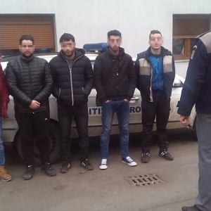 Cinci cetăţeni din Irak, opriţi la frontiera de sud-vest