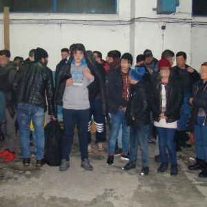 48 irakieni ascunşi într-un camion,  descoperiţi la P.T.F. Giurgiu