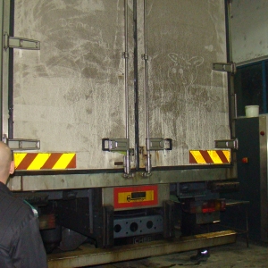 48 irakieni ascunşi într-un camion,  descoperiţi la P.T.F. Giurgiu