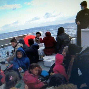 34 persoane salvate din apele Mării Egee de poliţiştii de frontieră români aflaţi în misiune FRONTEX în Grecia