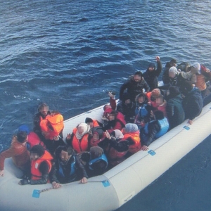 34 persoane salvate din apele Mării Egee de poliţiştii de frontieră români aflaţi în misiune FRONTEX în Grecia