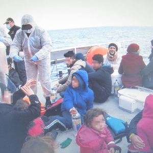 34 persoane salvate din apele Mării Egee de poliţiştii de frontieră români aflaţi în misiune FRONTEX în Grecia