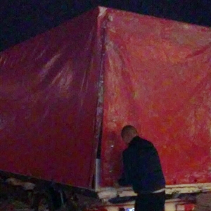 Mii de pachete de tigări ascunse într-un microbuz, descoperite la P.T.F. Calafat