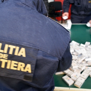 Ţigări de contrabandă, în valoare de aproximativ 10.000 lei, confiscate de poliţiştii de frontieră ieşeni
