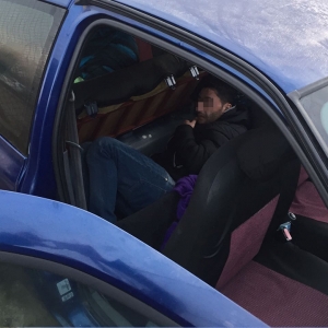 Cetățean irakian ascuns în bancheta din spate a unui autoturism de doi bulgari, depistat la P.T.F. Cenad