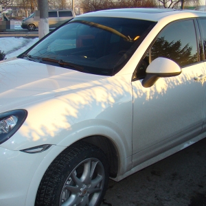 Autoturism Porsche Cayenne în valoare de 50.000 euro, căutat în Italia, depistat la P.T.F. Siret