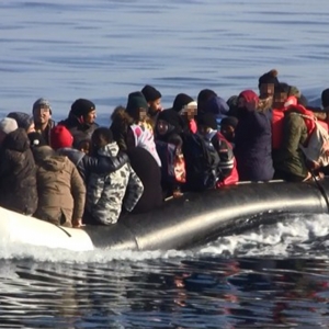 O nouă operațiune de salvare în Marea Egee: 19 copii și 37 de adulți, salvați de poliţiştii de frontieră români