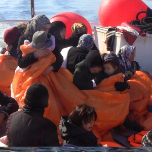 O nouă operațiune de salvare în Marea Egee: 19 copii și 37 de adulți, salvați de poliţiştii de frontieră români