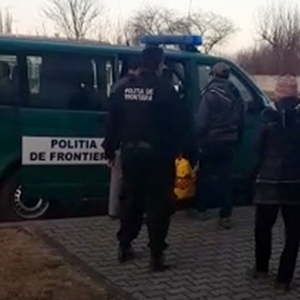 Patru cetățeni din Afganistan și unul din India, depistați în timp ce intenționau să treacă ilegal frontiera în Serbia