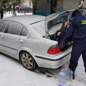Alcool fără documente legale, confiscat la frontieră