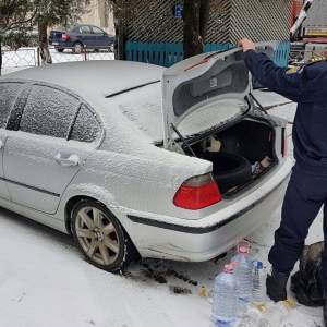 Alcool fără documente legale, confiscat la frontieră