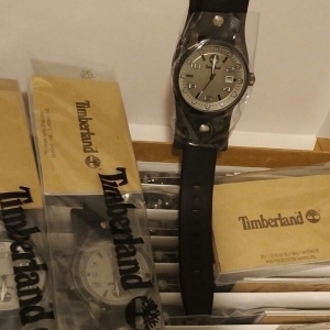 Ceasuri susceptibile a fi contrafăcute, în valoare de peste 1.000.000 lei confiscate în Portul Constanţa Sud Agigea