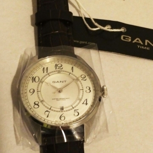 Ceasuri susceptibile a fi contrafăcute, în valoare de peste 1.000.000 lei confiscate în Portul Constanţa Sud Agigea