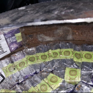 Ţigări de contrabandă ascunse în butelia de gaz a unui autoturism, descoperite la P.T.F. Sculeni