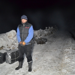 Trei maramureşeni cercetaţi pentru contrabandă şi 7.000 pachete ţigări confiscate la frontiera de nord