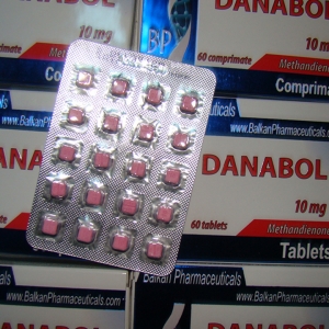 Substanţe anabolizante ascunse în bagaje, depistate în Vama Albiţa