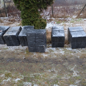 Peste 27.000 de pachete cu ţigări confiscate la frontiera de nord