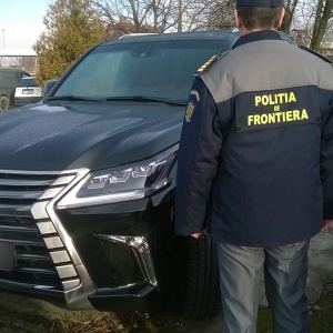 Lexus în valoare de 160.000 euro, căutat în Rusia și depistat la Petea
