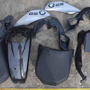 Piese de motociclete furate din Italia, descoperite la P.T.F. Siret