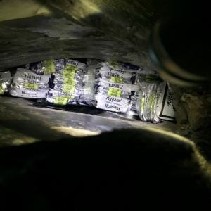 Zeci de mii de tigarete ascunse autovehicule, depistate la frontiera de est