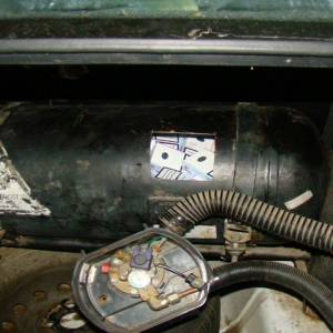 Ţigarete de contrabandă ascunse în butelia de gaz a unui autoturism, depistate la P.T.F. Galaţi-rutier