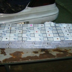 Ţigarete de contrabandă ascunse în butelia de gaz a unui autoturism, depistate la P.T.F. Galaţi-rutier