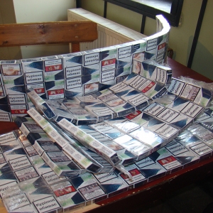 Peste 7.700 pachete cu ţigări de contrabandă,  confiscate la frontiera de nord