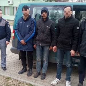 Patru pakistanezi, opriţi la frontiera cu Serbia