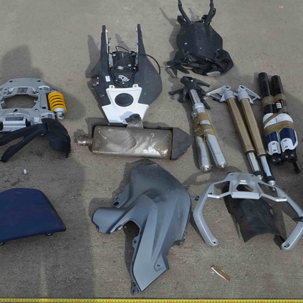 Piese de la o motocicletă căutată de autoritățile din Italia, descoperite la P.T.F. Siret