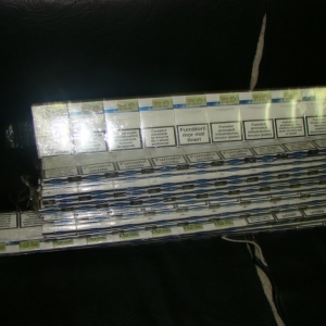 Ţigarete de contrabandă, descoperite la controlul de frontieră