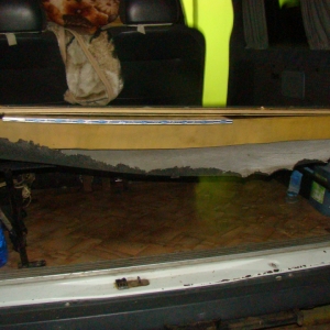 Ţigarete de contrabandă, descoperite la controlul de frontieră