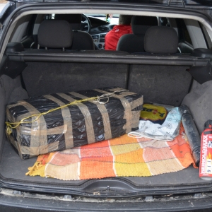 Ţigări de contrabandă, confiscate de poliţişti de frontieră