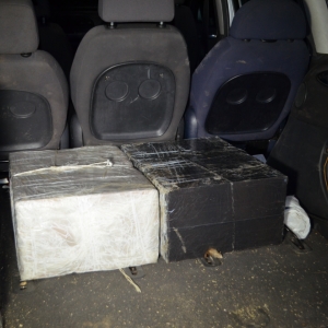 Urmărire în trafic şi focuri de armă pentru reţinerea contrabandiştilor de ţigări