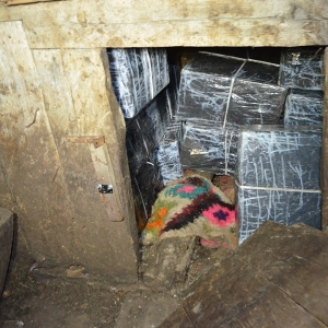 Țigări de contrabandă descoperite la frontiera verde