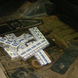 Ţigarete de contrabandă, descoperite la P.T.F. Sculeni