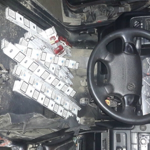 Ţigarete de contrabandă, descoperite la P.T.F. Sculeni