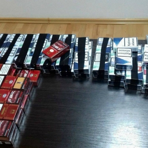 Ţigarete de contrabandă, descoperite de polițiștii de frontieră