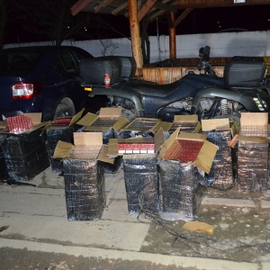 Peste 20.000 pachete cu țigări de contrabandă, descoperite la frontiera de nord