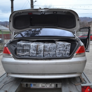 Peste 20.000 pachete cu țigări de contrabandă, descoperite la frontiera de nord