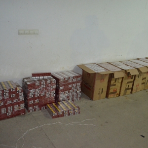Peste 20.000 pachete cu țigări de contrabandă, descoperite la frontiera de nord