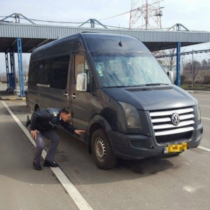 Autovehicul căutat de autorităţile franceze, descoperit la P.T.F. Albiţa