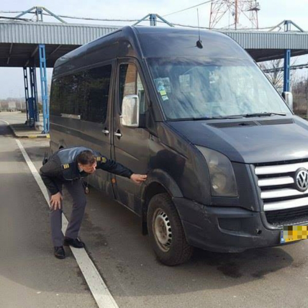 Autovehicul căutat de autorităţile franceze, descoperit la P.T.F. Albiţa